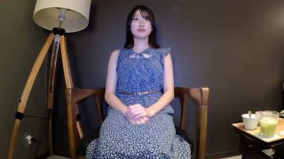 清纯甜美嫩妹小姐姐下海和炮友啪啪大秀 脱下内衣揉捏小奶子 上位骑乘抽插抱着猛操 旁边还有两个小伙伴在观战